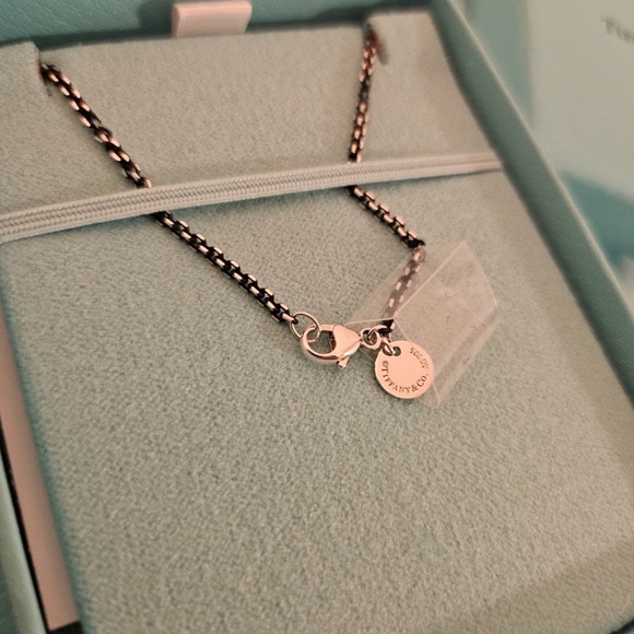 Tiffany & Co Black Enamel Chain NIB - Picture 2 of 4